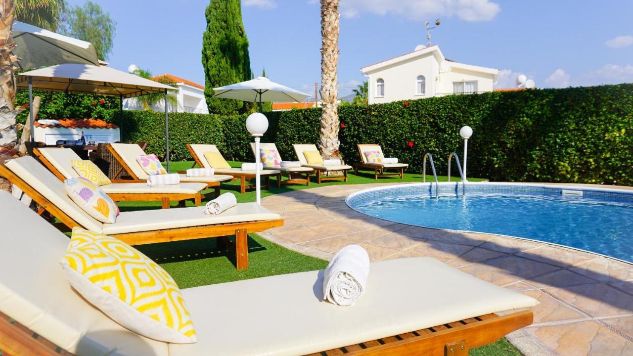 Villa Oasis By Ezoria Villas Coral Bay Buitenkant foto