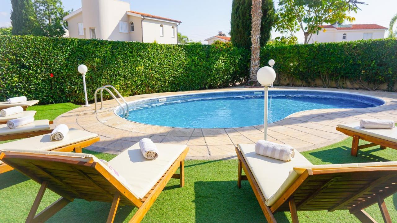 Villa Oasis By Ezoria Villas Coral Bay Buitenkant foto